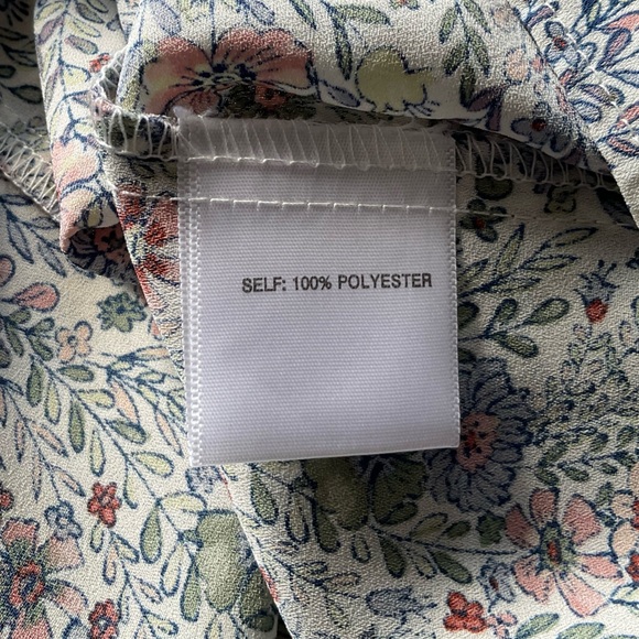 Host Pick! Rose+Olive Floral Top, Size 2X, Ruched, Tie Front, Ruffles - Picture 6 of 9